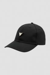 GUESS Czarna czapka z daszkiem Nomie. Czarne czapki damskie Guess, z aplikacjami. W wyprzedaży za 113.99 zł.
