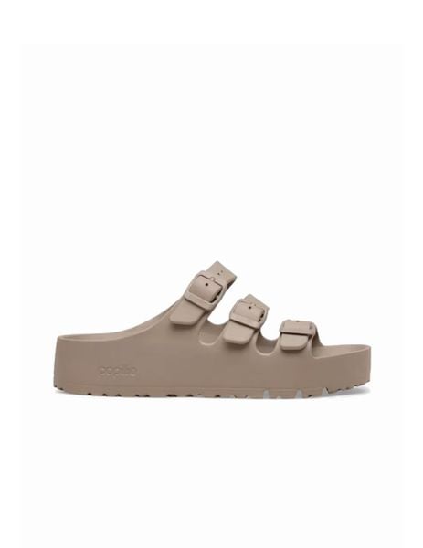 Sandały Birkenstock Beżowe. Brązowe sandały damskie Birkenstock, bez wzorów, bez obcasa, bez zapięcia. Za 362.40 zł.