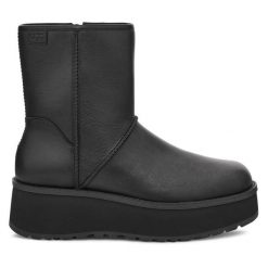 Botki Ugg. Czarne botki damskie UGG, bez wzorów, bez obcasa, na koturnie, bez zapięcia. Za 829.99 zł.