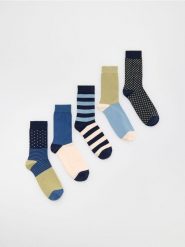 5 pack skarpet - oliwkowy. Zielone skarpety męskie Reserved, bez wzorów. Za 59.99 zł.