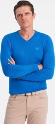 Ombre Elegancki sweter męski z dekoltem w serek - niebieski V19 OM-SWBS-0107 L. Niebieskie swetry męskie Ombre, l, bez wzorów, eleganckie, bez kołnierzyka, bez ramiączek. Za 119.99 zł.
