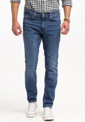 MUSTANG VEGAS SLIM MĘSKIE SPODNIE JEANSOWE JEANSY DŻINSY DENIM BLUE 1015043 5000 702. Niebieskie jeansy męskie Mustang, z bawełny, casualowe. Za 199.99 zł.