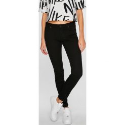 Lee - Jeansy Scarlett. Czarne jeansy damskie Lee, bez wzorów, z bawełny. W wyprzedaży za 249.90 zł.