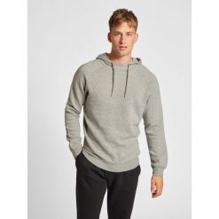Bluza Hmlred Classic Hoodie. Czarne bluzy męskie Hummel, xl, bez wzorów, sportowe, bez ramiączek, bez kaptura. Za 191.00 zł.