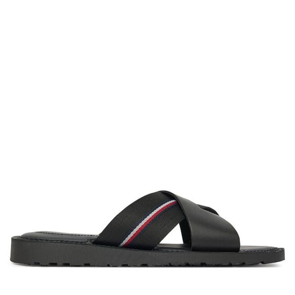 Klapki Tommy Hilfiger. Czarne klapki męskie Tommy Hilfiger, bez wzorów, bez zapięcia. Za 179.99 zł.