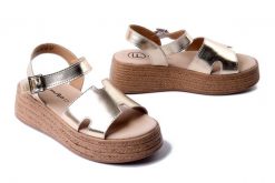 FILIPPO DS7024/25 GO złoty, sandały damskie. Żółte sandały damskie Filippo, bez wzorów, bez obcasa, bez zapięcia. Za 139.93 zł.