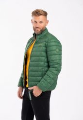 Lekka, pikowana kurtka J-ELZO. Zielone kurtki męskie Volcano, l, bez wzorów, z dzianiny, sportowe, bez kaptura. Za 299.99 zł.