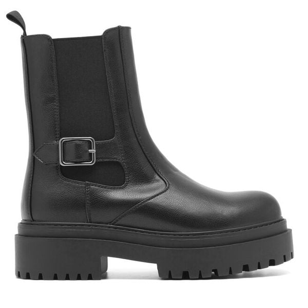 Botki Jenny Fairy. Czarne botki damskie Jenny Fairy, bez wzorów, bez obcasa, na płaskiej podeszwie, bez zapięcia. Za 159.99 zł.