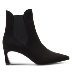 Botki Nine West. Czarne botki damskie Nine West, bez wzorów, bez obcasa, na szpilce, bez zapięcia. Za 279.99 zł.