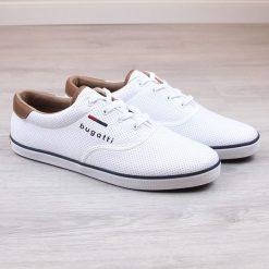 Bugatti Buty sportowe trampki męskie białe Bugatti LL153144 44. Białe trampki męskie Bugatti, bez wzorów, sportowe, bez zapięcia. Za 329.99 zł.