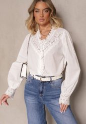 Biała Koszula z Bawełny Ozdobiona Ażurową Koronką w Stylu Vintage Iszemis. Białe koszule damskie Renee, l, w ażurowe wzory, z bawełny, retro, bez kołnierzyka, bez ramiączek. Za 89.99 zł.