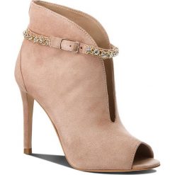 Szpilki GUESS - FLFIY4 SUE09 DBEIG. Kozaki damskie marki Guess. W wyprzedaży za 469.00 zł.