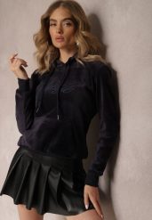 Granatowa Welurowa Bluza z Haftowanym Napisem Hastte. Niebieskie bluzy damskie Renee, l, z aplikacjami, z polaru, casualowe, bez ramiączek, z kapturem. Za 99.99 zł.