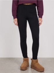 Legginsy z domieszką wiskozy - czarny. Czarne legginsy damskie Sinsay, bez wzorów, z wiskozy. Za 39.99 zł.