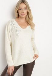 Jasnobeżowy Sweter z Wełną Ozdobnymi Kwiatami 3D i Cekinami Yasimi. Brązowe swetry nierozpinane damskie Born2be, m, z aplikacjami, z jeansu, eleganckie, bez kołnierzyka, bez ramiączek. Za 149.99 zł.