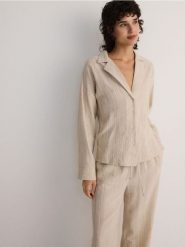 Koszula oversize z lnem oraz wiskozą - beżowy. Brązowe koszule damskie Reserved, l, bez wzorów, z tkaniny, bez kołnierzyka, bez ramiączek. W wyprzedaży za 55.99 zł.