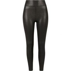 Damskie legginsy z wysoką talią z faux skóry Urban Classics. Czarne legginsy damskie Urban Classics, bez wzorów, z dżerseju. Za 105.90 zł.