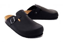 DR. BRINKMANN 600055-01 schwarz, klapki profilaktyczne męskie. Czarne klapki męskie Dr. Brinkmann, bez wzorów, ze skóry, bez zapięcia. Za 284.90 zł.