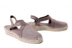 TONI PONS VERONA taupe, sandały damskie. Brązowe sandały damskie TONI PONS, bez wzorów, bez obcasa, bez zapięcia. Za 259.90 zł.