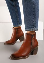 Brązowe Botki Kowbojki na Słupku z Ozdobnym Suwakiem Besila. Brązowe botki damskie Renee, bez wzorów, z jeansu, boho, bez obcasa, na obcasie, bez zapięcia. Za 179.99 zł.