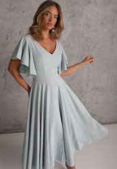 Niebieska Elegancka Sukienka Rozkloszowana Zdobiona Falbanami na Ramionach Nessaza. Niebieskie sukienki damskie Renee, na imprezę, l, z aplikacjami, eleganckie, bez kołnierzyka, bez ramiączek, maxi, kopertowe. Za 299.99 zł.