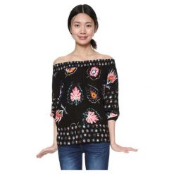 Desigual Bluzka damska Blus D Minor 18SWBWBR 2000 (rozmiar XS). Bluzki damskie Desigual, xs, bez wzorów, z materiału, bez kołnierzyka, bez ramiączek. W wyprzedaży za 128.00 zł.