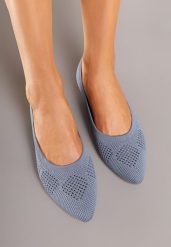 Niebieskie Balerinki z Noskiem Typu Migdałek Zdobione Perforacją Natiela. Niebieskie balerinki damskie Renee, z aplikacjami, z jeansu, eleganckie, bez obcasa, bez zapięcia. Za 39.99 zł.