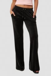 JUICY COUTURE Czarne spodnie dresowe damskie Layla Low Rise. Czarne spodnie dresowe damskie Juicy Couture, bez wzorów, z dresówki. W wyprzedaży za 331.99 zł.