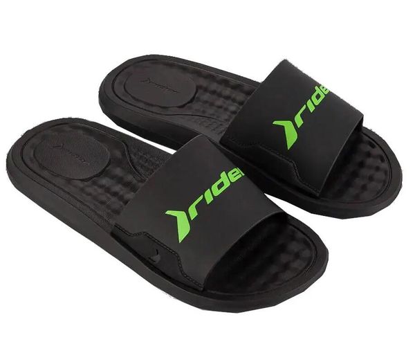 Klapki dla mężczyzn Rider STEP SLIDE. Czarne klapki męskie Rider, bez wzorów, z materiału, bez zapięcia. Za 154.00 zł.
