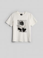 4F T-shirt relaxed z nadrukiem damski - kremowy M. Białe t-shirty damskie 4F, m, bez wzorów, z bawełny, klasyczne, bez kołnierzyka, bez ramiączek. Za 79.99 zł.