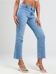 Jeansy flare - niebieski. Niebieskie jeansy damskie Sinsay, bez wzorów, z bawełny. W wyprzedaży za 39.99 zł.