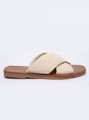 Klapki damskie beżowe NN274078 801. Brązowe klapki damskie BIG STAR, na lato, bez wzorów, boho, bez obcasa, bez zapięcia. W wyprzedaży za 49.99 zł.