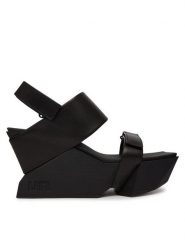 United Nude Sandały Brutt Sandal 109830116 Czarny. Czarne sandały damskie United Nude, bez wzorów, ze skóry, bez obcasa, na koturnie, bez zapięcia. Za 1,229.00 zł.
