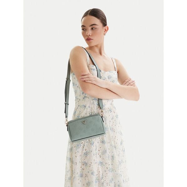 Torebka Guess. Niebieskie listonoszki damskie Guess, z aplikacjami, bez dodatków. Za 549.99 zł.