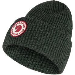 Czapka zimowa Fjallraven 1960 Logo Hat - deep forest. Zielone czapki damskie Fjällräven, na zimę, bez wzorów. Za 266.99 zł.