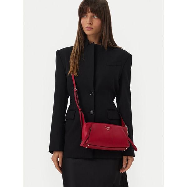 Torebka Guess. Czerwone listonoszki damskie Guess, z aplikacjami, bez dodatków. Za 511.99 zł.