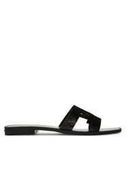 KARL LAGERFELD Klapki Skoot II KL80402 Czarny. Czarne klapki damskie KARL LAGERFELD, bez wzorów, ze skóry, bez obcasa, bez zapięcia. Za 269.99 zł.