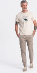 Ombre Męskie spodnie JOGGERY z zapinanymi kieszeniami cargo - beżowe V2 OM-PAJO-0123 L. Brązowe spodnie sportowe męskie Ombre, l, bez wzorów. Za 159.99 zł.