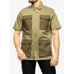 Koszula turystyczna męska Fjallraven Raven Shirt S/S. Zielone koszule męskie Fjällräven, m, bez wzorów, casualowe, bez kołnierzyka, bez ramiączek. Za 371.99 zł.