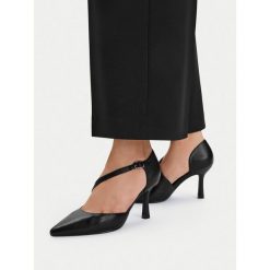 Szpilki JENNY. Czarne szpilki damskie Jenny, bez wzorów, bez obcasa, na szpilce, bez zapięcia. Za 129.99 zł.