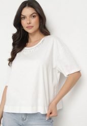 Biały Bawełniany T-shirt Ozdobiony Cyrkoniami Fadelis. Białe t-shirty damskie Born2be, l, z aplikacjami, z bawełny, eleganckie, bez kołnierzyka, bez ramiączek. Za 39.99 zł.
