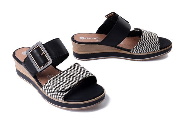 RIEKER REMONTE D6463-03 black combiantion, klapki damskie. Czarne klapki damskie Rieker Remonte, na lato, bez wzorów, bez obcasa, na koturnie, bez zapięcia. Za 349.90 zł.