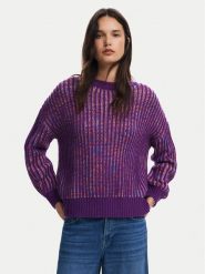 Desigual Sweter Whitehorse 24WWJF34 Fioletowy Regular Fit. Fioletowe swetry nierozpinane damskie Desigual, l, bez wzorów, z syntetyku, bez kołnierzyka, bez ramiączek. Za 379.99 zł.