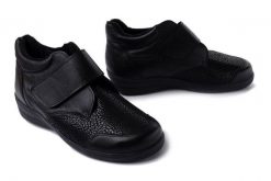 COMFORTABEL 990542-01 schwarz, botki damskie. Czarne botki damskie Comfortabel, na zimę, bez wzorów, bez obcasa, bez zapięcia. Za 464.90 zł.