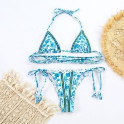 Bikini wiązane z wysokim wycięciem na plażę i letnie imprezy Shanika. Bikini Intica, bez wzorów, z materiału. Za 159.00 zł.