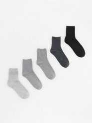 Skarpetki z wiskozą 5 pack - ciemnoszary. Szare skarpetki damskie Reserved, bez wzorów, z wiskozy. Za 49.99 zł.