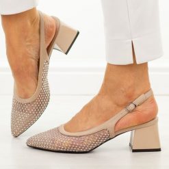 Beżowe czółenka damskie na słupku Vinceza 62300. Brązowe czółenka damskie VINCEZA, na lato, w ażurowe wzory, eleganckie, bez obcasa, na obcasie, bez zapięcia. Za 199.00 zł.