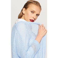 Ażurowy kardigan - Niebieski. Niebieskie kardigany damskie Reserved, m, w ażurowe wzory, bez kołnierzyka. Za 79.99 zł.