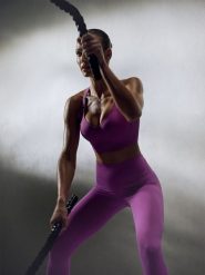 4F Biustonosz treningowy z wysokim wsparciem damski - różowy S. Czerwone bielizna sportowa damska 4F, s, bez wzorów, z gumy. Za 179.99 zł.