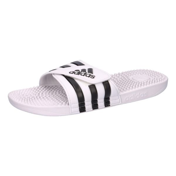Klapki adidas Adissage F35573. Białe klapki męskie Adidas, bez wzorów, z materiału, bez zapięcia. Za 139.00 zł.